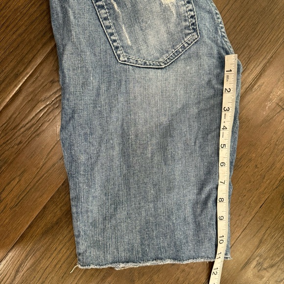 Guess Shorts - Picture 7 of 8